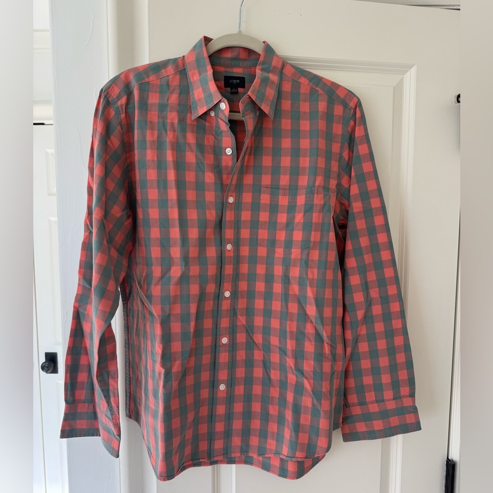 J. CREW Men’s coral/grey checkered button-up shirt Size L